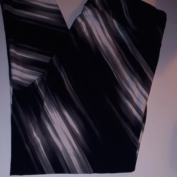 TC2 LuLaRoe Leggings - Picture 1 of 8